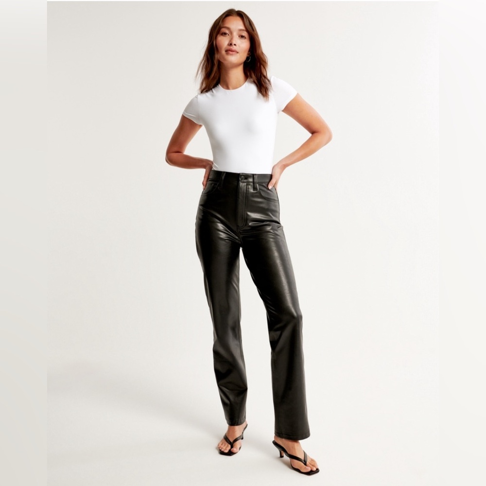 Abercrombie - 90s Straight ultra high rise leather pants - NWT